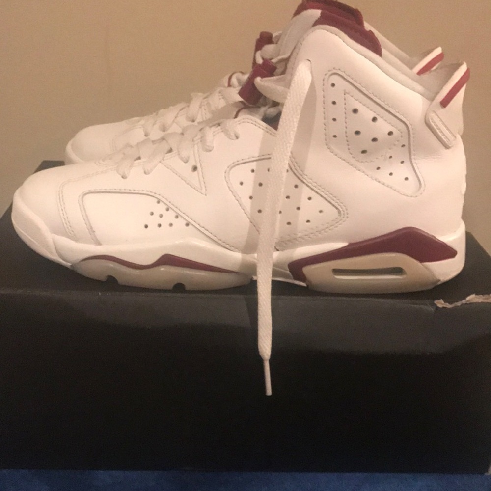 Jordan 6 Maroon - Picture 4 of 7
